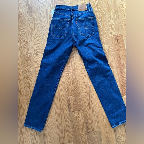 Levi’s jeans. New. Model: 70’s high slim straight. Size 24. Colour blue - Picture 2 of 3